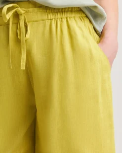 Lime Linen Mix Knee Length Shorts