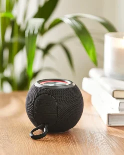 On the Move Bluetooth Speaker Black