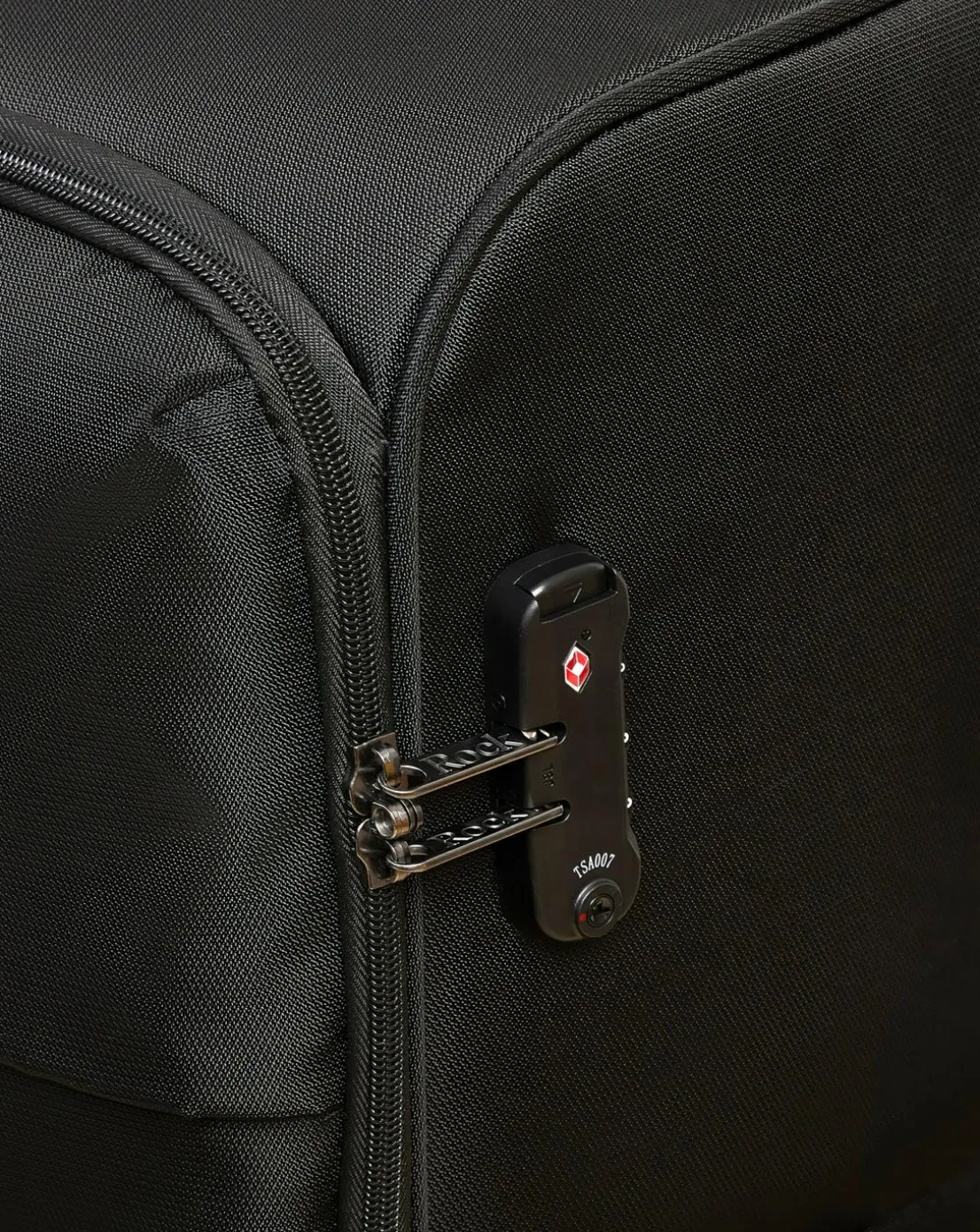 Rock Paris Medium Suitcase - Black
