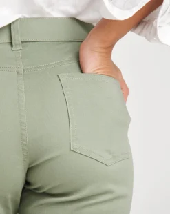 24/7 Sage Knee Shorts