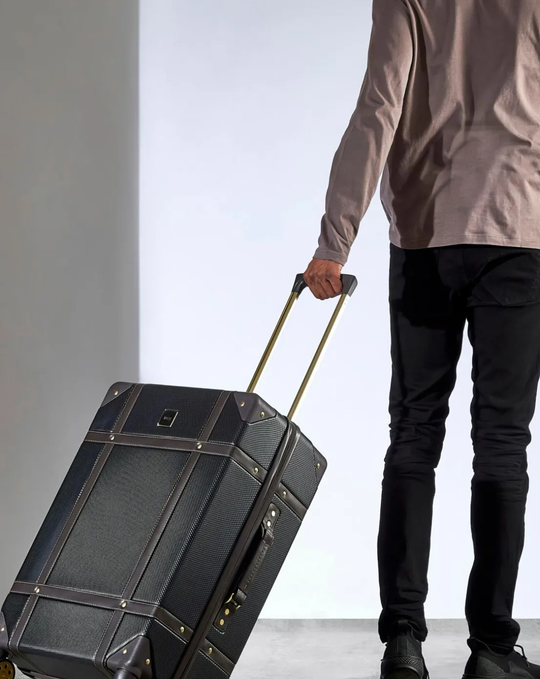 Rock Vintage Medium Suitcase - Black