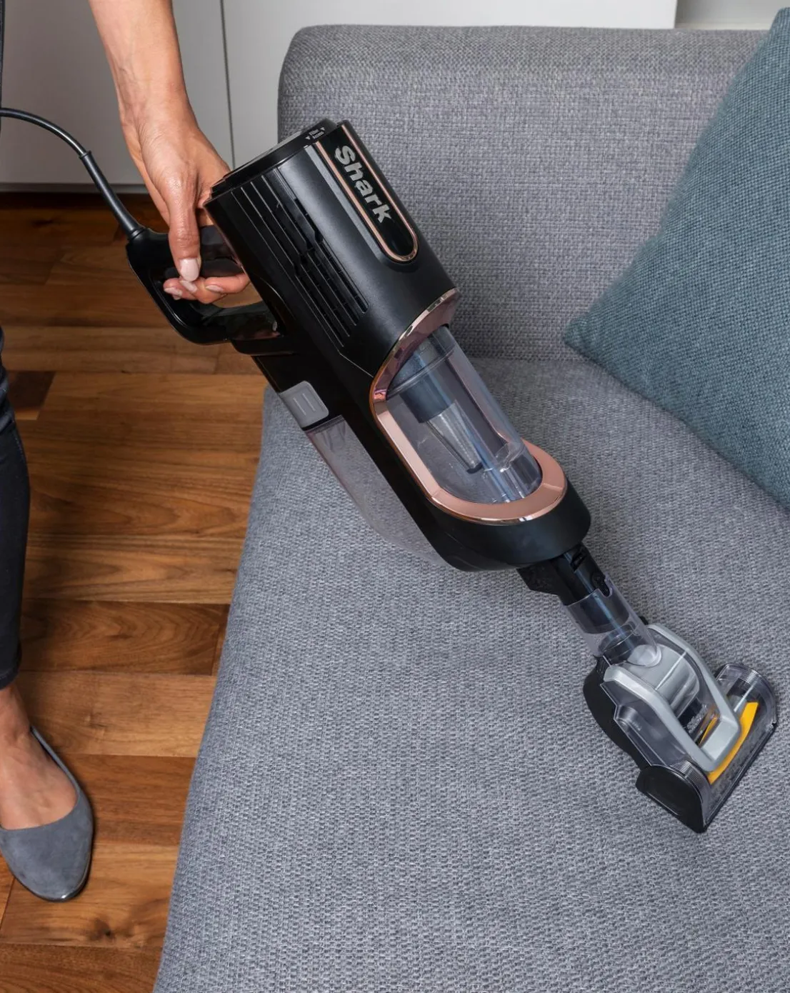 Shark Anti Hair Wrap Corded Stick Vacuum with Flexology and TruePet HZ500UKT