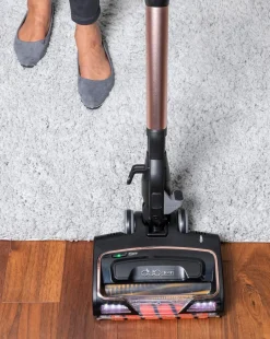 Shark Anti Hair Wrap Corded Stick Vacuum with Flexology and TruePet HZ500UKT